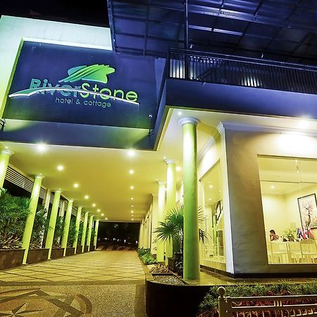 Riverstone Hotel & Cottage バトゥ エクステリア 写真