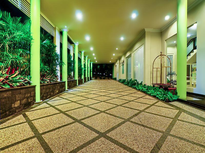 Riverstone Hotel & Cottage バトゥ エクステリア 写真