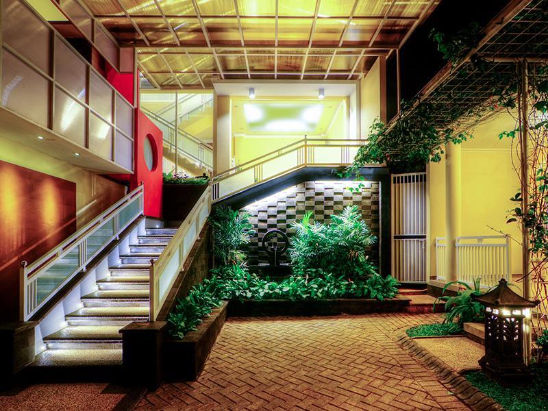 Riverstone Hotel & Cottage バトゥ エクステリア 写真