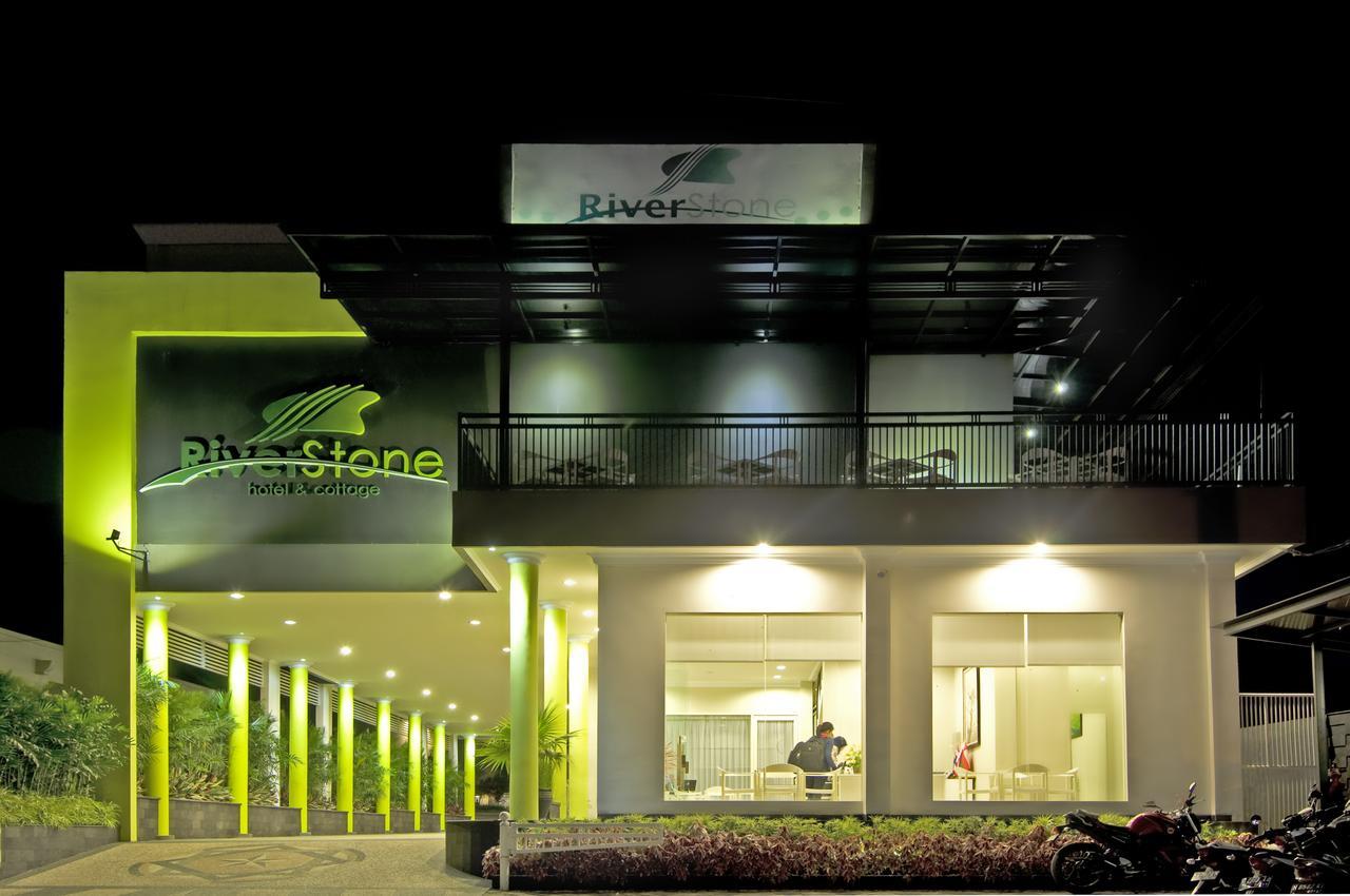Riverstone Hotel & Cottage バトゥ エクステリア 写真